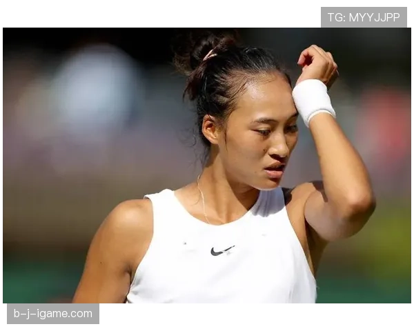 郑钦文随手一拍的家居照就能把我这月工资打回原形